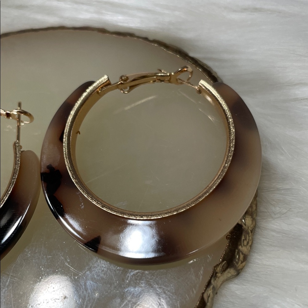Tortoise Shell Hoop Earrings - Picture 9 of 14